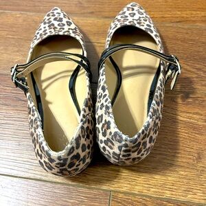 Crown & Ivy Leopard pattern shoe. Size 9.5.